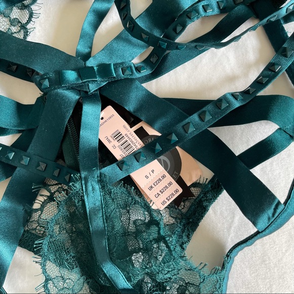 ! SOLD !NWT Victoria’s Secret Fashion Show Emerald Green Strappy Studded Teddy!! - Picture 3 of 8